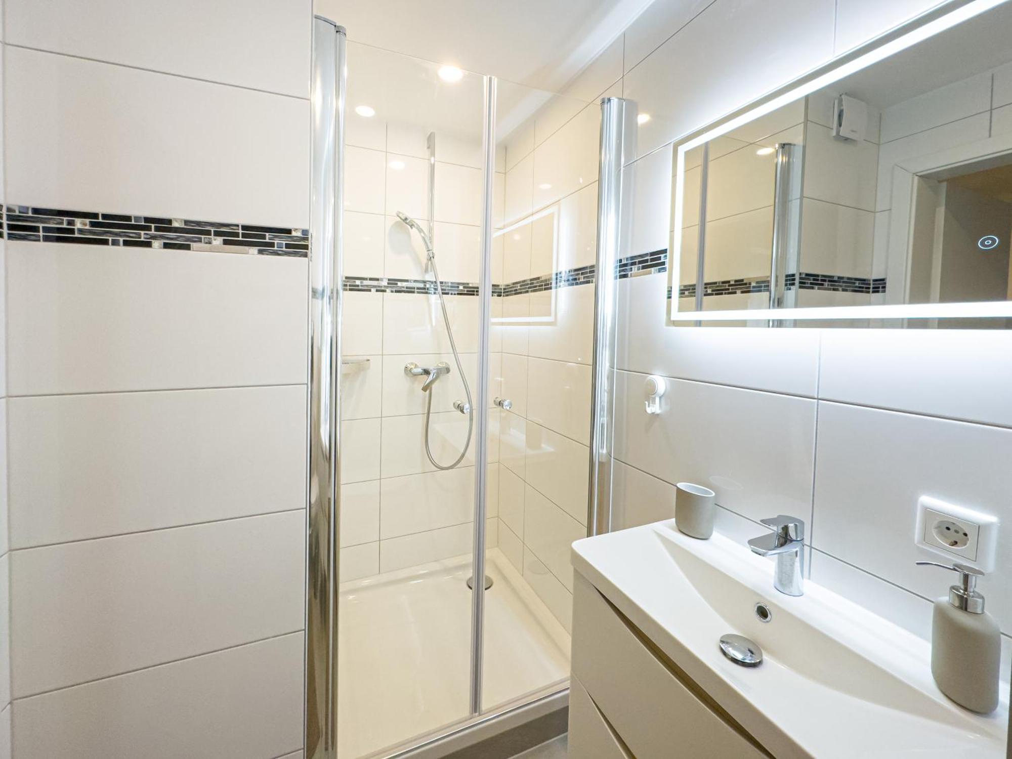 Immostay M#4 Ferien- Apartment, Wifi & Parken, Boxspring-betten Apartment *
